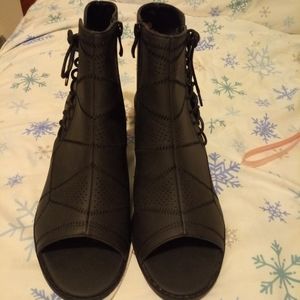 Journee collection open toe booties size 9